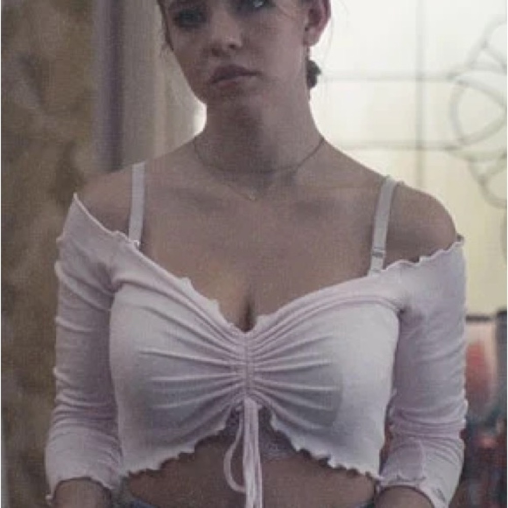 IN SEARCH OF CALLIPYGIAN PINK LETTUCE TRIM CROP TOP
